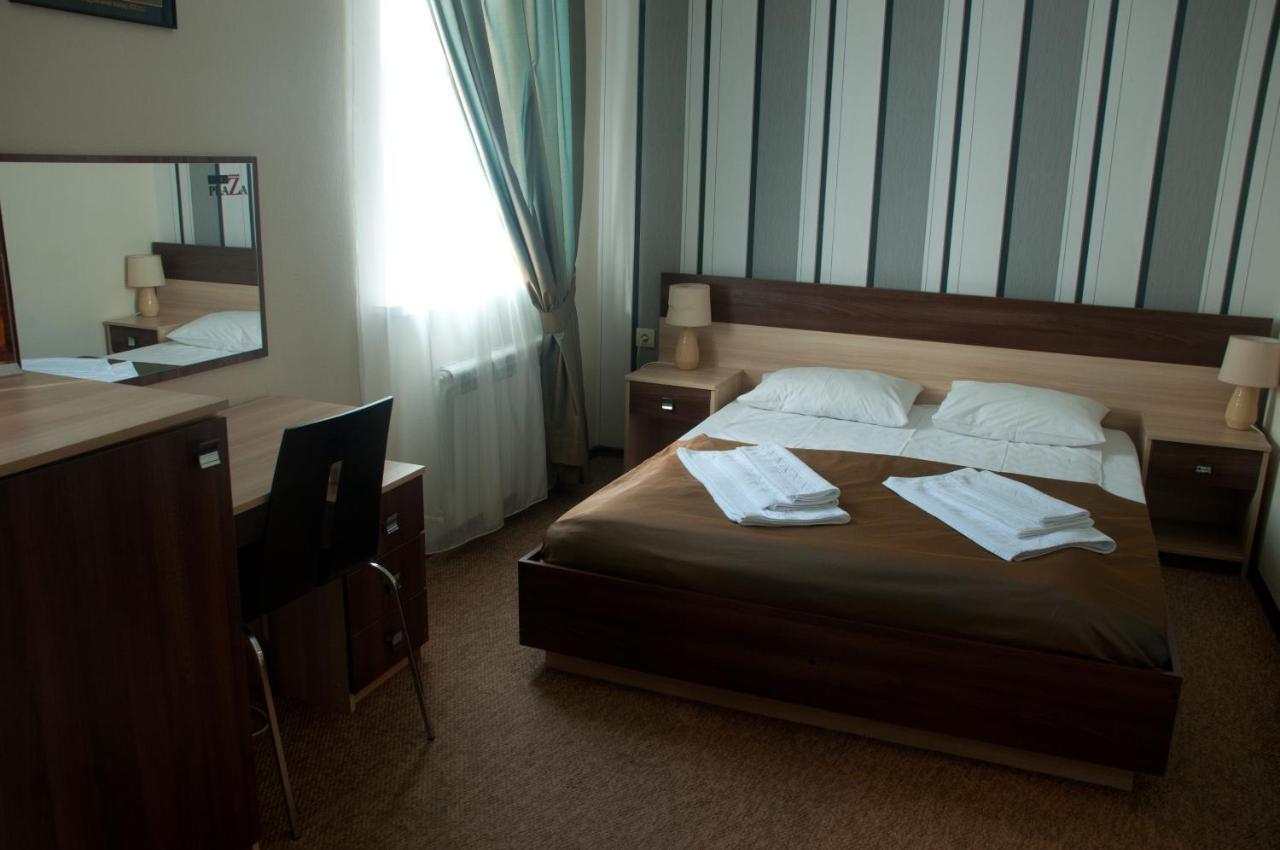 Nyvky Plaza Hotel Kiev Exterior foto